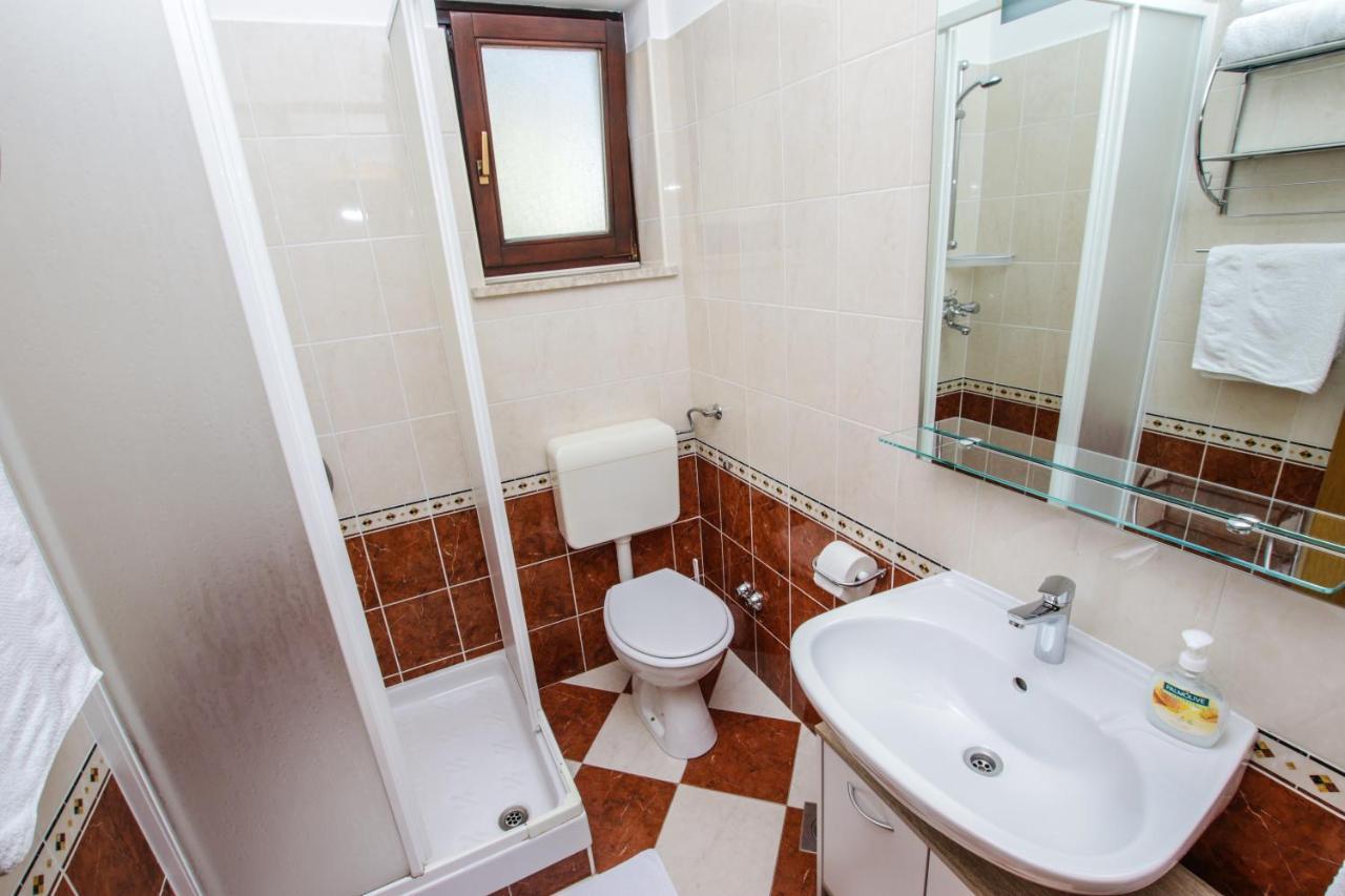 Apartments Cvitan 1. Floor Porec Ngoại thất bức ảnh