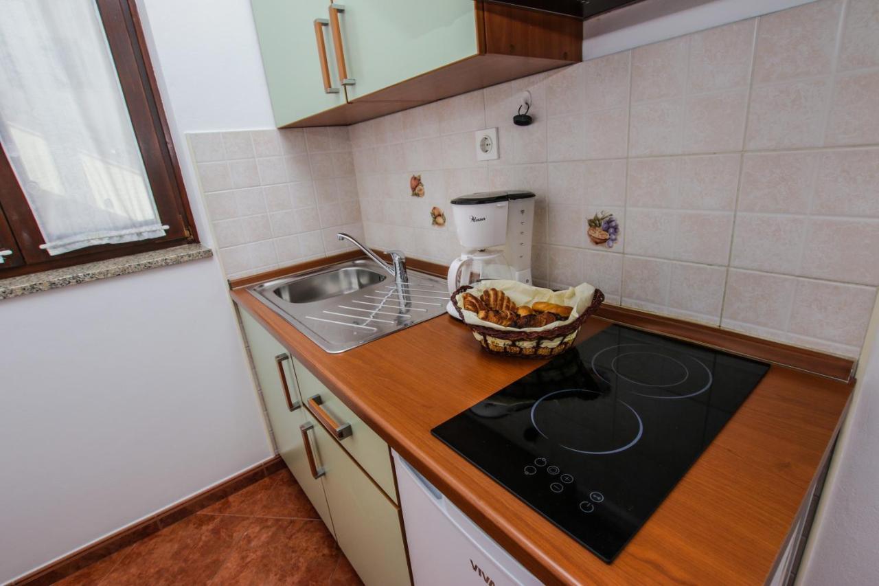 Apartments Cvitan 1. Floor Porec Ngoại thất bức ảnh